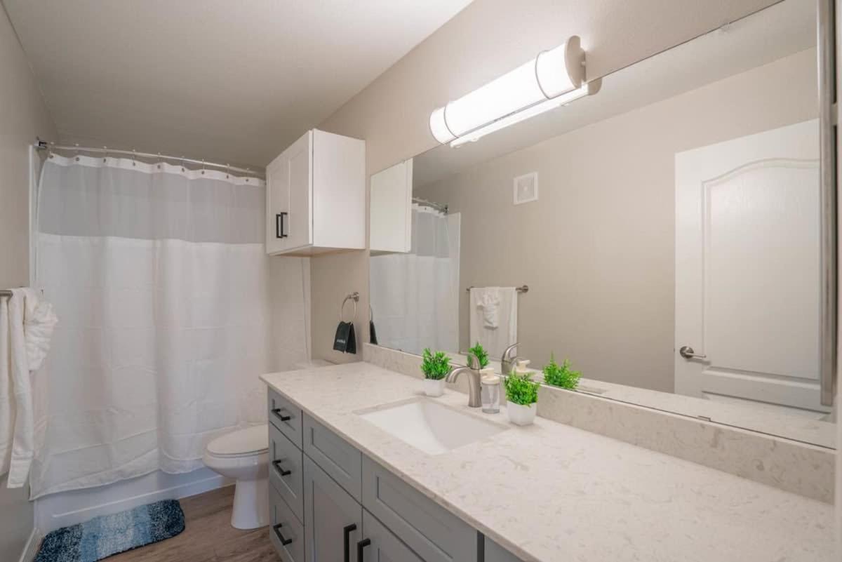 Posh 2bd - Midtown - Gym, Pool, W-d, Parking - Sleeps 8 * Phoenix